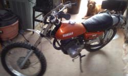 &nbsp; 1972 YAMAHA 125c dirt bike original&nbsp; classic orange all&nbsp;stock very goood condition, except needs upper eng. head&nbsp;.